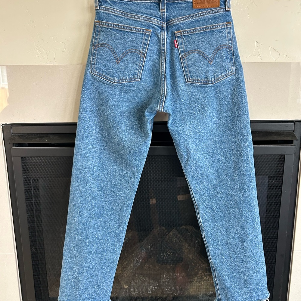 Levi's High Rise Blue Jeans - Picture 3 of 15
